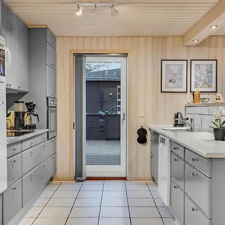 Amazing In With Kitchen *