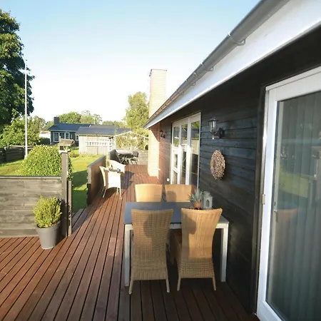 Сasa de vacaciones Three-bedroom In Grenå