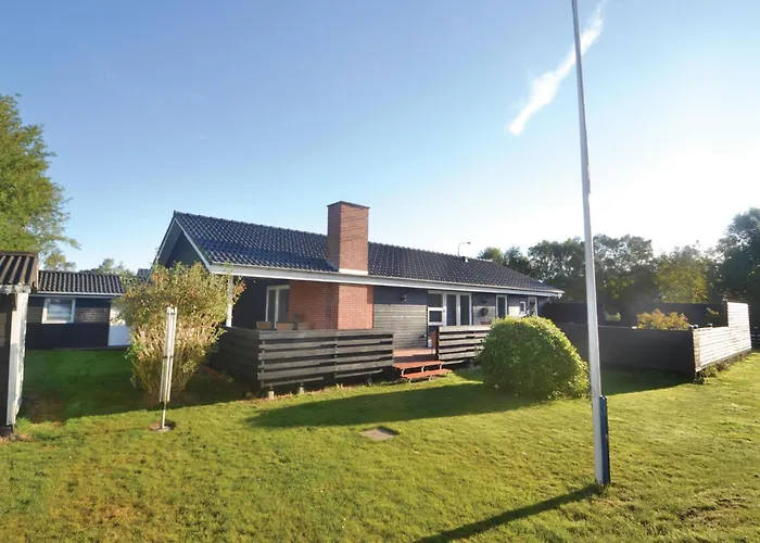 Three-bedroom In Hébergement de vacances *