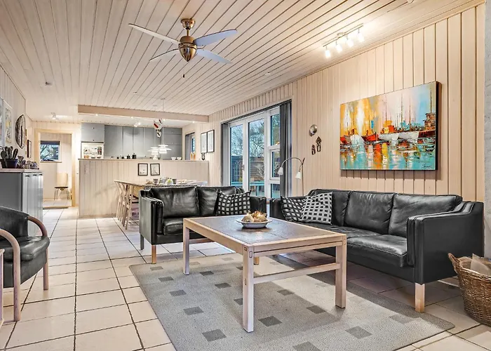 Hébergement de vacances Three-bedroom In Grenå
